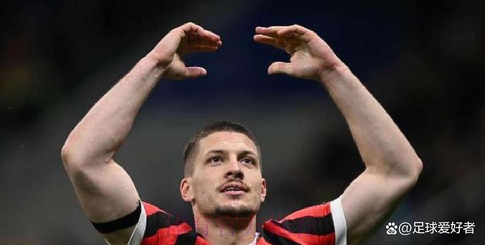 约维奇:对一名年轻人来说 想融入最大的俱乐部很难 约维奇:对一名年轻人来说 想融入最大的俱乐部很难